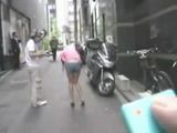 リモコンバイブを付けた状態での街歩きを強要 | 三次元 | 動画 | うらあきば.じぇいぴ～